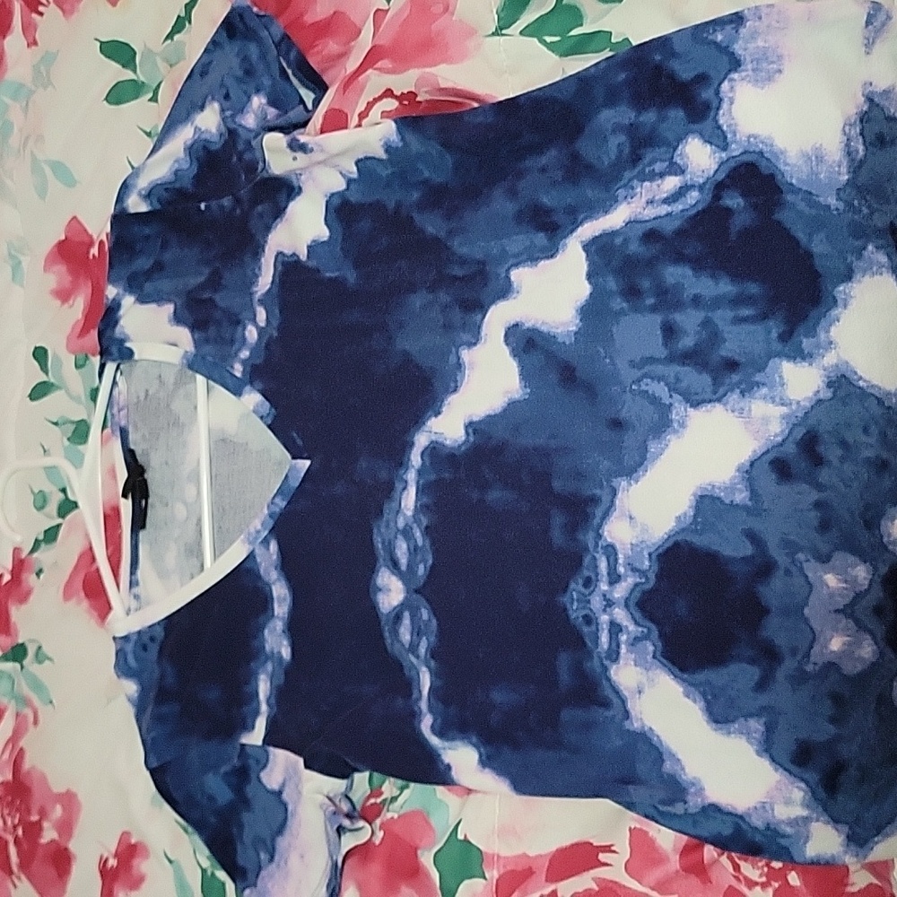 V neck tee